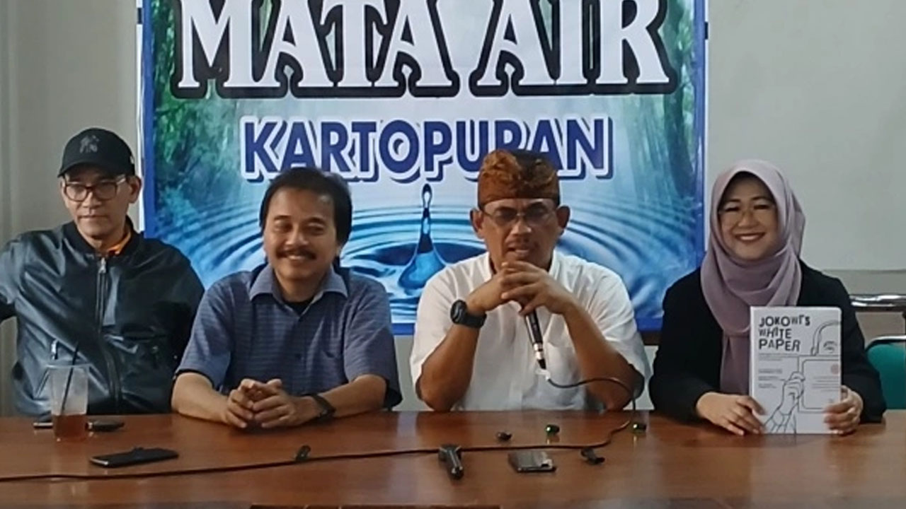 Sambangi Solo, Roy Suryo dan Dokter Tifa Klaim Ijazah Jokowi 99,9 Persen Palsu