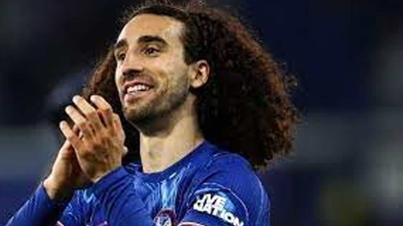 KEKUATAN BARU! Cucurella On Fire Saat Chelsea Tundukkan Barcelona 2-1, Sampai Dipuji Wayne Rooney