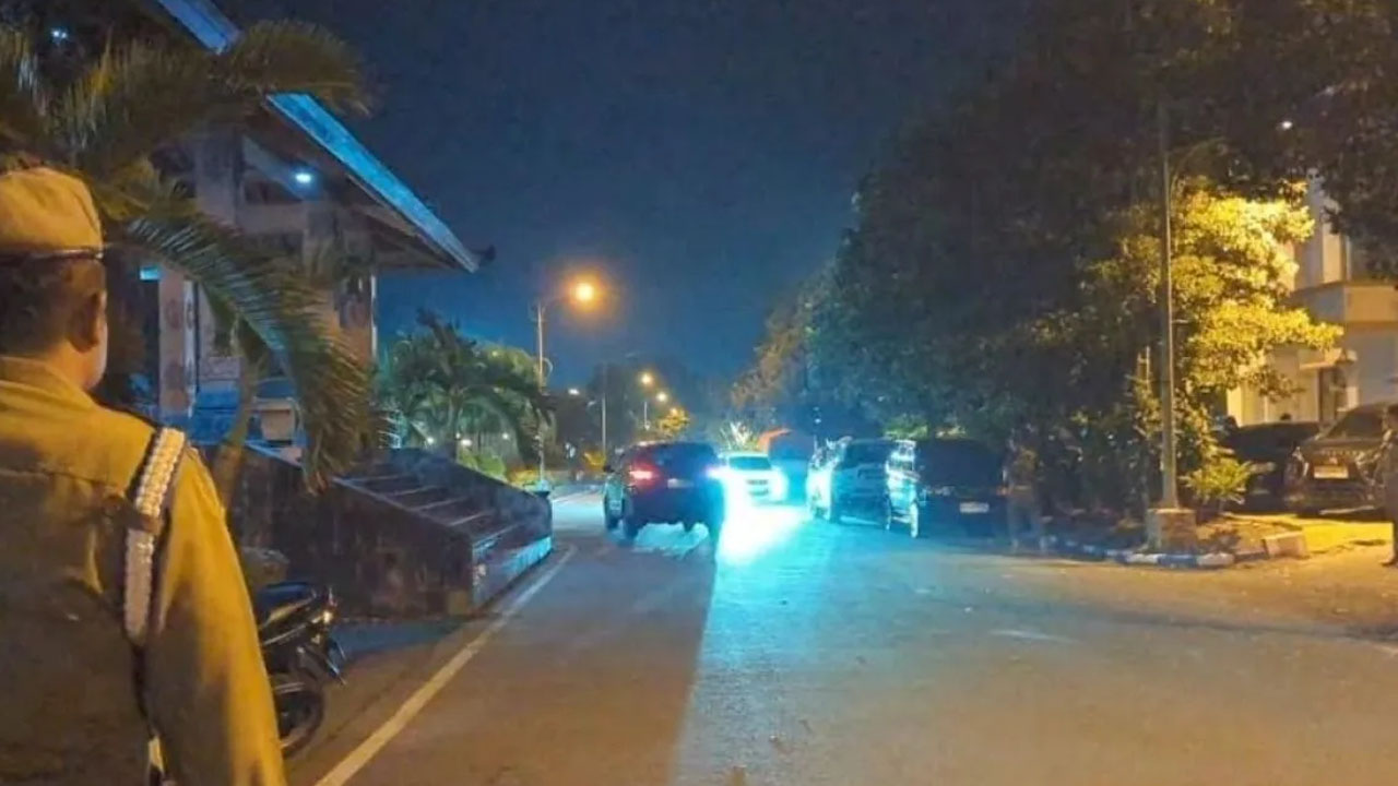 DETIK-DETIK MENEGANGKAN: Bupati Sugiri Diamankan KPK dalam OTT Mutasi Jabatan, Langsung Dibawa ke Mapolres Ponorogo