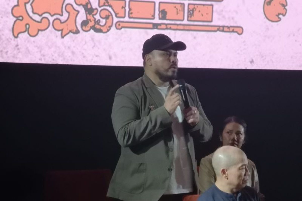 Joko Anwar Hadapi Fobia Lubang pada Poster “Ghost in the Cell”